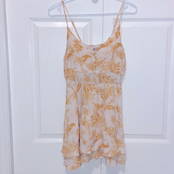SUPER ADORABLE Yellow and White Flower Summer Dress - Picture 1 of 2
